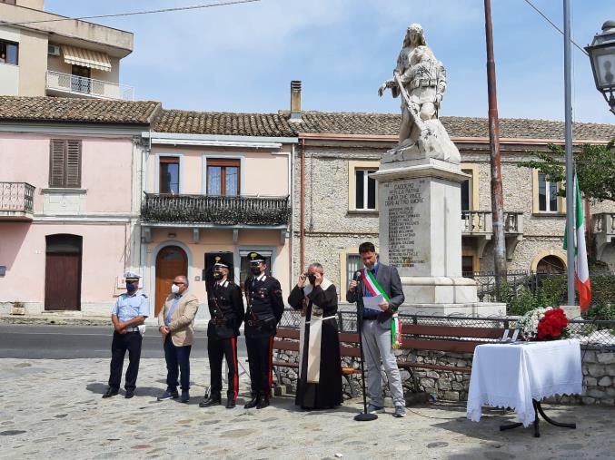 images Festa della Repubblica. Nel Borgo di Cropani anche un pensiero per i quattro cittadini insigniti 