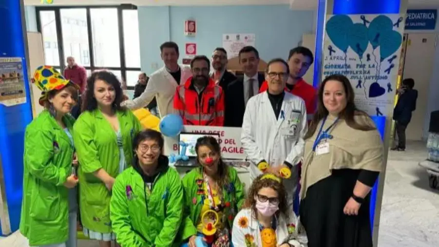 Giornata dell'autismo a Catanzaro, anche l'ospedale "Pugliese" si è tinto di blu 