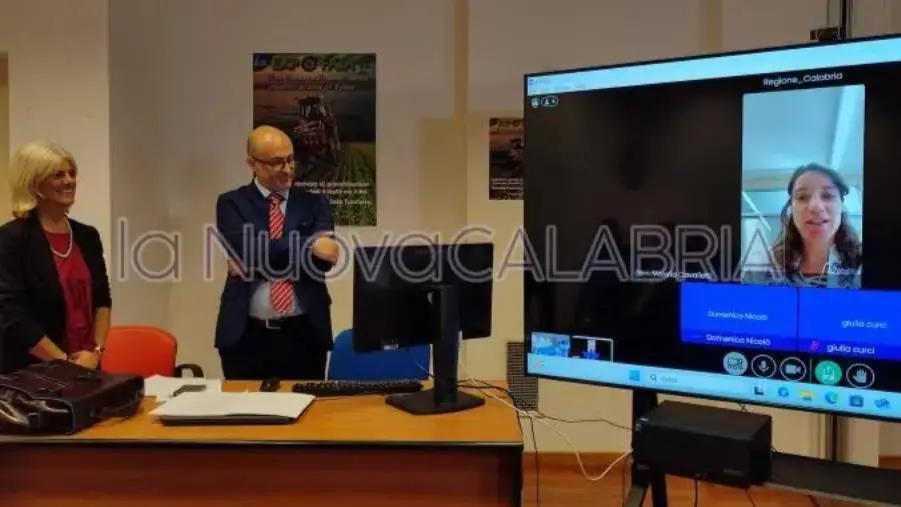 Catanzaro, presentato il progetto "Batti il cinque": da dietro le sbarre a un futuro migliore