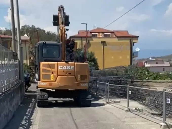 Catanzaro, Sergi: “Mezzi al lavoro per risanare il muro di contenimento in via Sorrento a Fortuna”