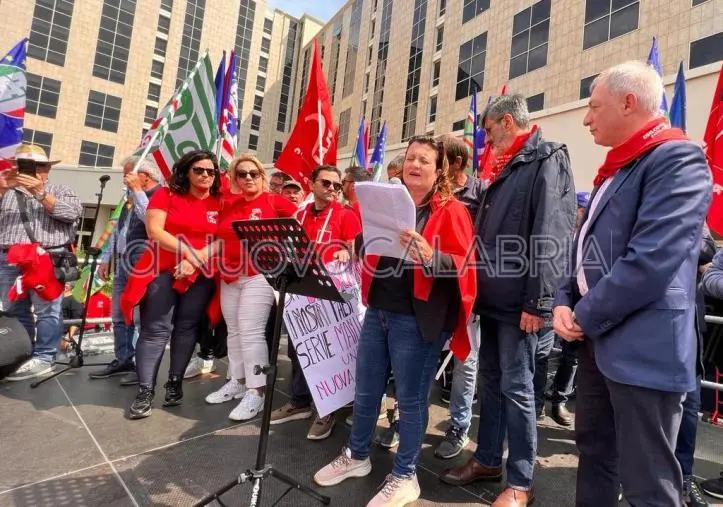 Centinaia di forestali protestano alla Cittadella di Catanzaro: "Servono fondi"