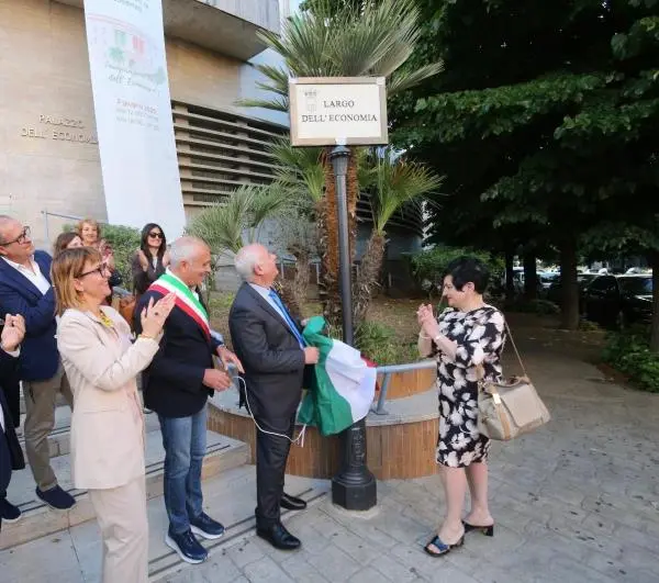 images La Camera di commercio di Cosenza si apre alla città: l'iniziativa del 2 giugno 