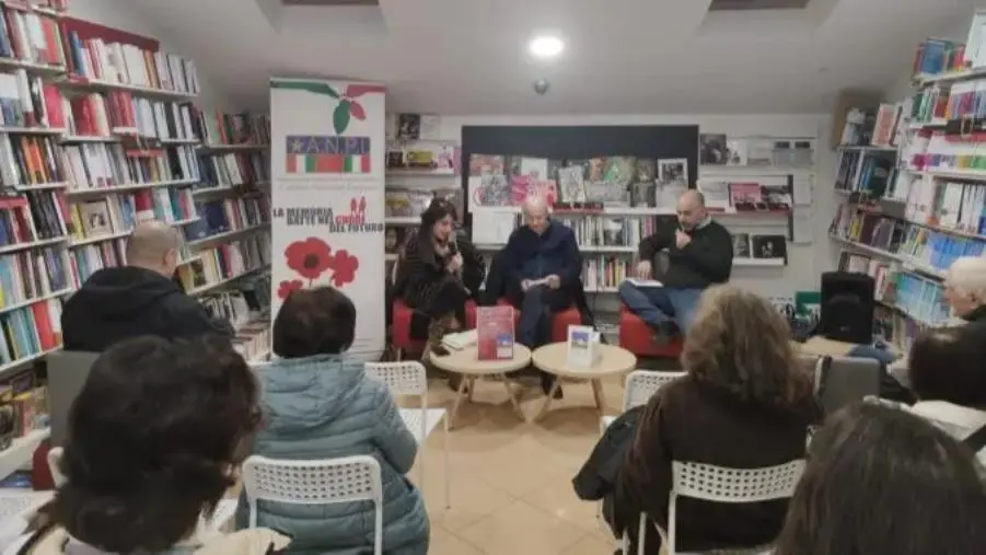 "Il dono e la città", presentato a Catanzaro il libro di Don Giacomo Panizza