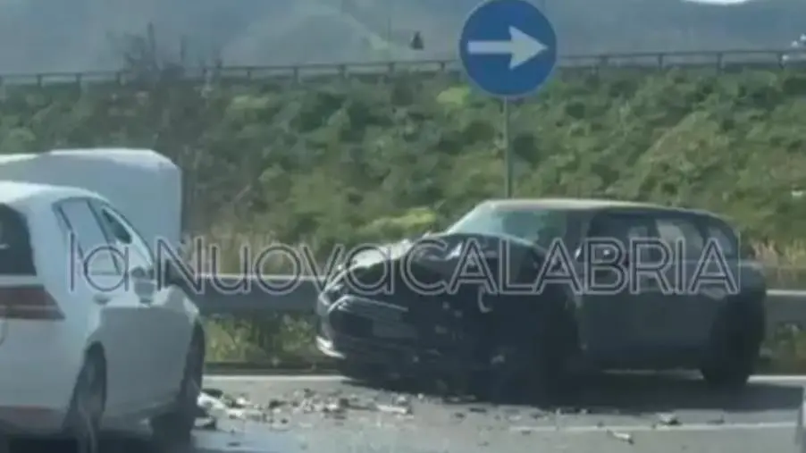images Catanzaro, incidente nel quartiere Germaneto: 3 feriti 