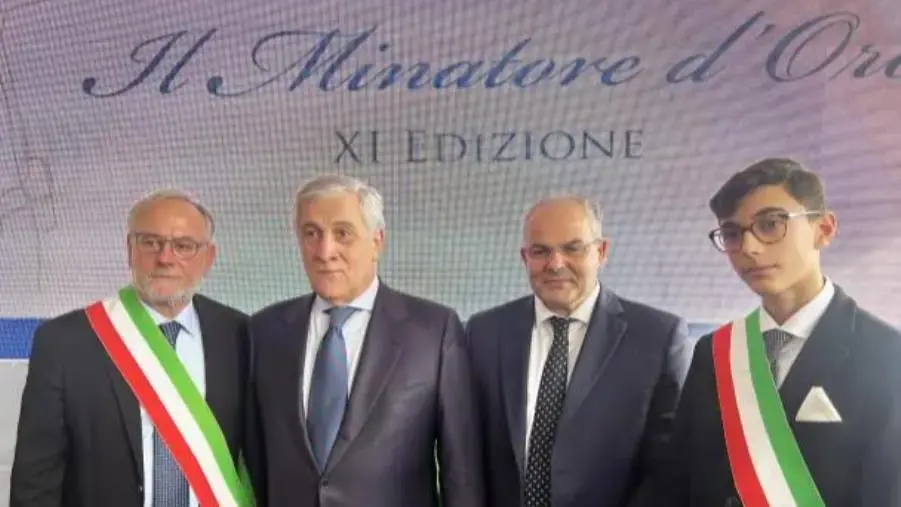 Il “Minatore d’Oro” di Michele Affidato consegnato ad Antonio Tajani