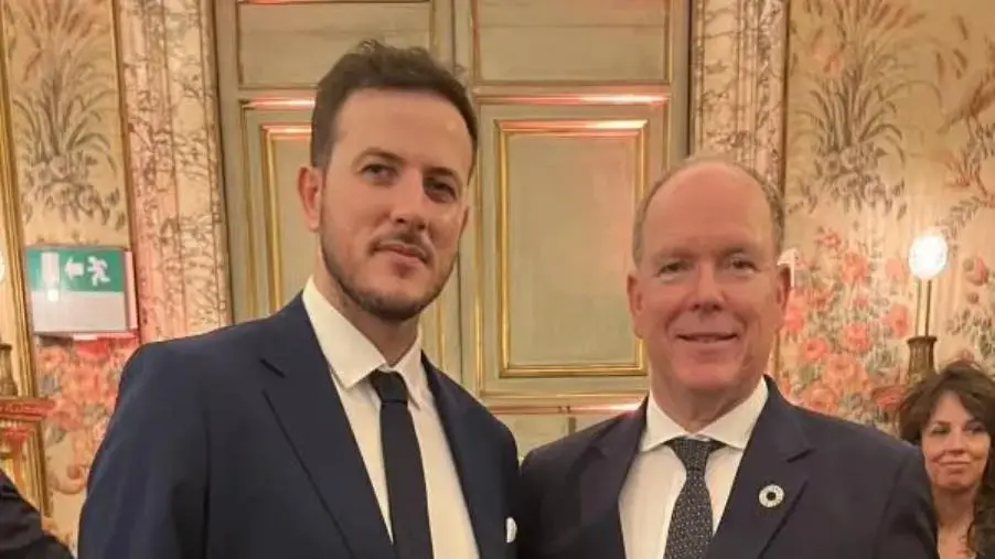 La Colonna d’Oro di Michele Affidato al Principe Alberto II di Monaco