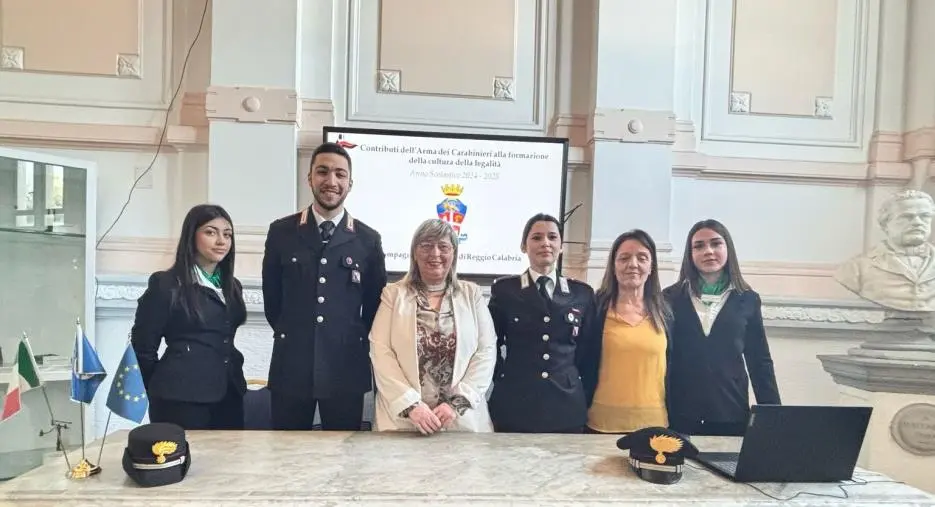 Legalità a scuola, i Carabinieri di Reggio incontrano gli studenti dell’ITS “Raffaele Piria – Ferraris/Da Empoli”