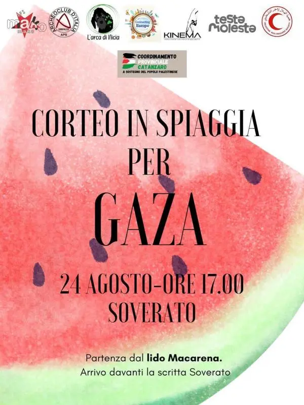 Soverato, un corteo in spiaggia per Gaza