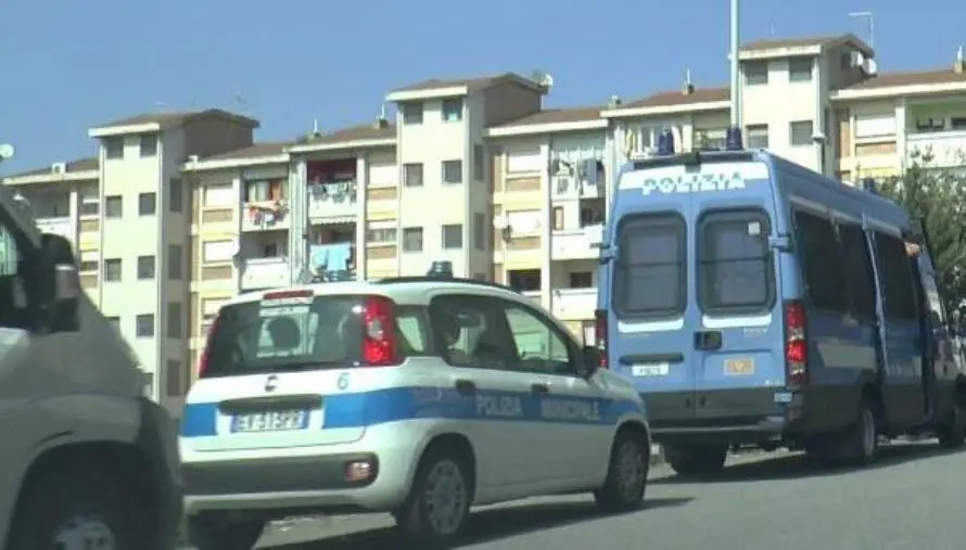 Reggio Calabria, servizio interforze nel quartiere Arghillà: sei arresti per furto aggravato di energia elettrica