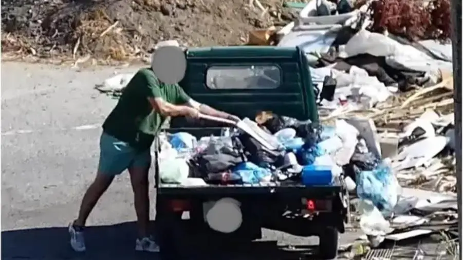 Abbandono dei rifiuti a Catanzaro, Colosimo: “Combattiamo una lotta senza quartiere ma non intendiamo sottrarci" 