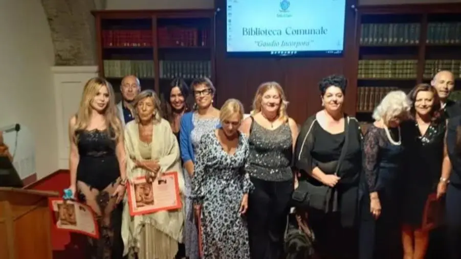 Alla Catanzarese Tania Romeo il Premio “Beatrice Tonniolo Baccellieri” Zaleuco 2025, cenacolo delle Culture e delle Scienze