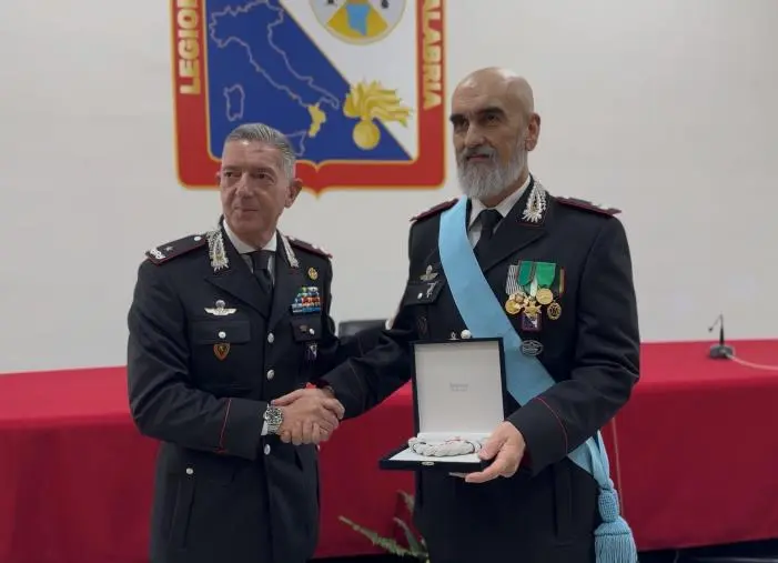 Catanzaro, il Generale di Brigata Sciuto pone la “greca” sulla spallina del neo promosso Francesco Iacono