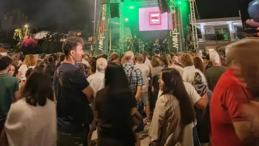 Montauro, la Notte Azzurra parte col botto: grande successo per la prima serata sul lungomare