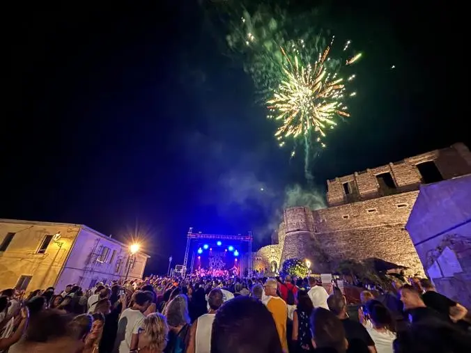 Squillace, due serate di pura magia con “Tarantella al Borgo”