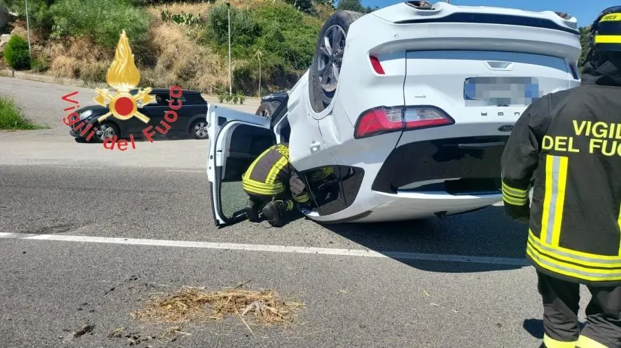 Scontro tra 2 auto a Squillace: disagi per la viabilità