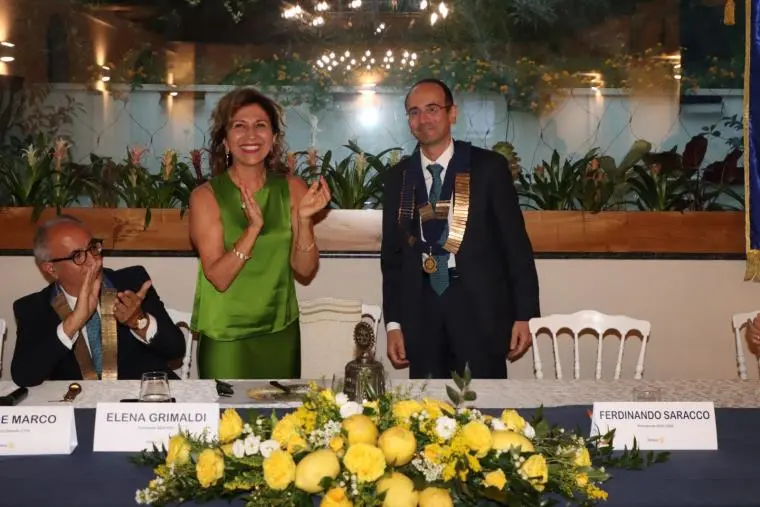 images Catanzaro, cerimonia di passaggio al Rotary Club tra Elena Grimaldi e Ferdinando Saracco