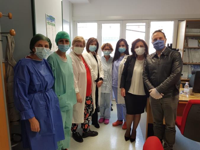 images Consegnati agli ospedali di Catanzaro i materiali acquistati
con la raccolta fondi dell’associazione #lacalabriacherema
