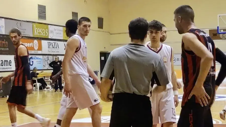 Basket, Smaf Catanzaro  batte Castrovillari 63-57