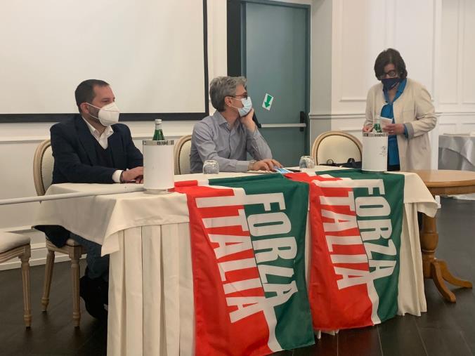 images Forza Italia a Crotone: Le Rose e  Curatola incontrano Mangialavori
