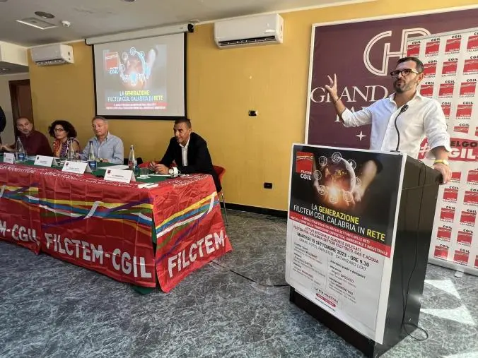 images Transizione energetica, a Catanzaro l'Attivo regionale di Filctem Cgil: "Miopia politica e imprenditoriale"