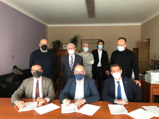 Volontariato nel Piano vaccinazione: firmata la convenzione tra Pugliese, Rotary Club Catanzaro e Tre Colli