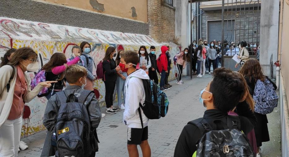 images Catanzaro. Positivo uno studente: sospesa la didattica in presenza in una classe della Pascoli