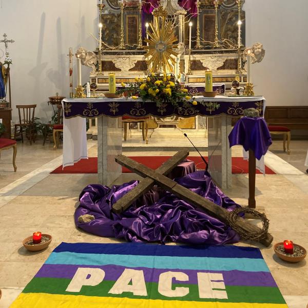 Ad Amaroni una 3 giorni Eucaristica, don Roberto Corapi: "Ritorniamo a inginocchiarci davanti a Gesù" 