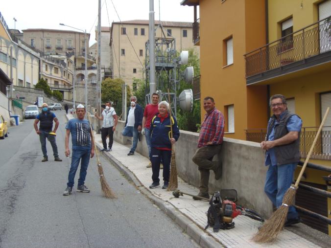 images A Taverna è tempo di pulizie: amministratori e volontari ripuliscono il borgo e i Villaggi della Sila  