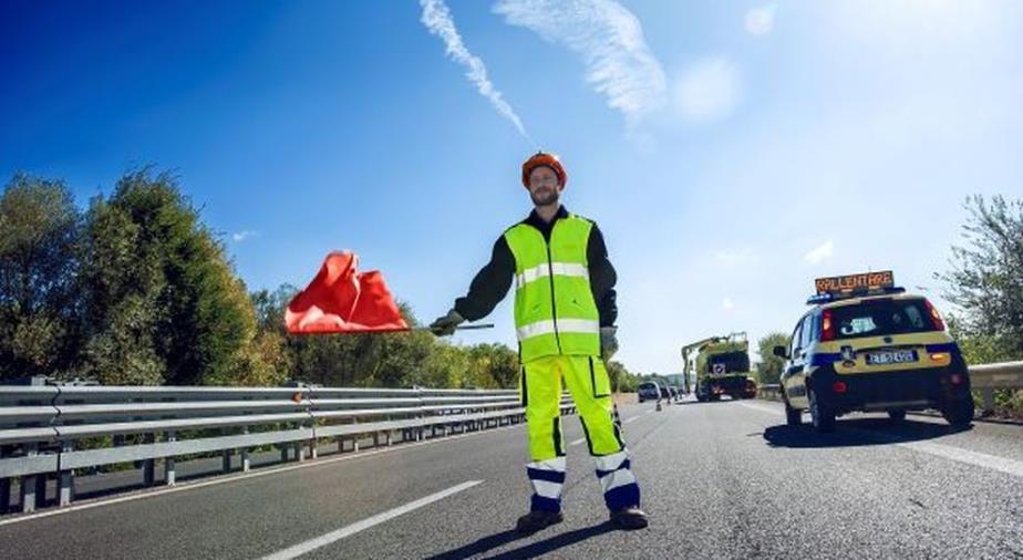 images Viabilità, in corso a Gioia Tauro i lavori di pavimentazione sull'A2 Autostrada del Mediterraneo