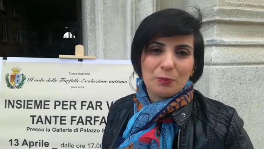 Autismo, nuova protesta della mamma di Matteo: "Asp di Reggio Calabria ancora non paga"