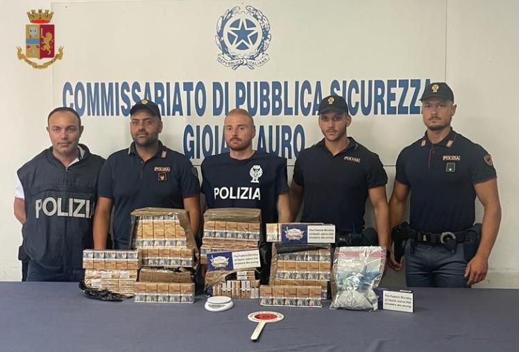 images Gioia Tauro, due arresti per spaccio di sostanze stupefacenti e contrabbando di sigarette