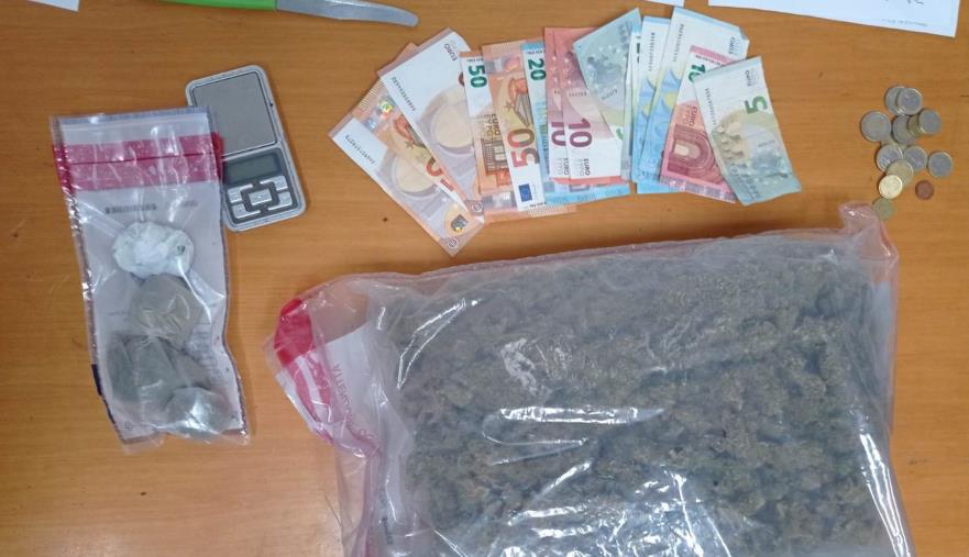 images Reggio Calabria, a casa con 900 grammi di droga: arrestato un 42enne 