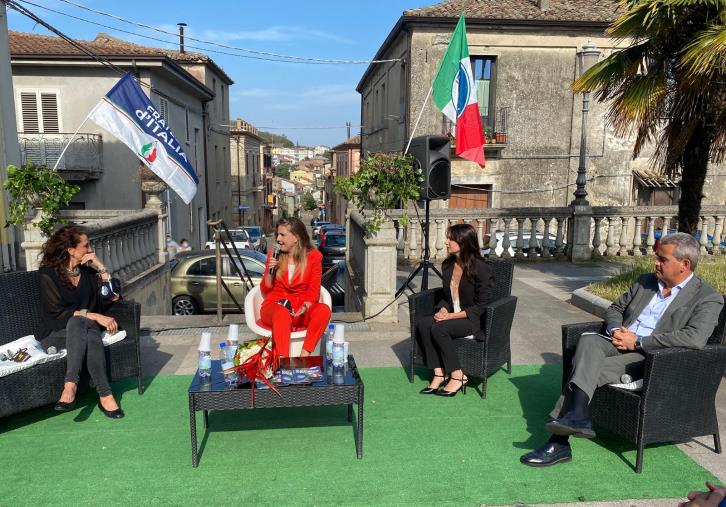 images A Borgia Fratelli d’Italia è tutto al rosa: inaugurato il nuovo circolo (VIDEO)