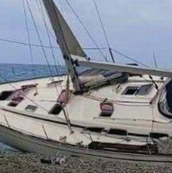 images Migranti, la Calabria smaltisce le barche: già 120 quelle prese in carico dall'Agenzia delle dogane e dei monopoli 