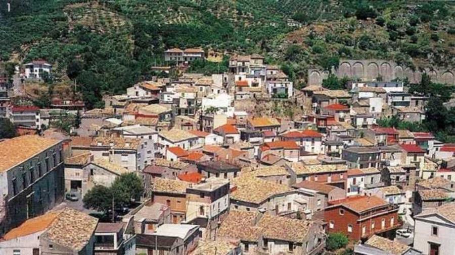 images Il gruppo "Il futuro è nostro.. sosteniamolo" di Belcastro: "Finalmente approvata l'ipotesi di bilancio stabilmente riequilibrata" 