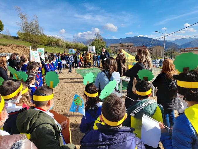 images Belsito. Festa dell’albero, 100 le piante messe a dimora dal Circolo Serre Cosentine di Legambiente 