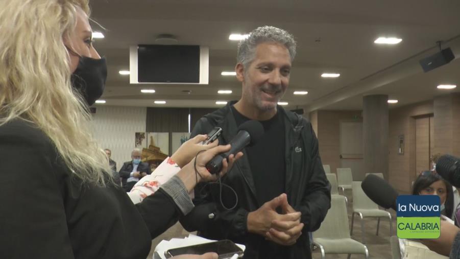 images Beppe Fiorello: "La Calabria è terra molto umana. Sento che le giovani generazioni vogliono rimanere" (VIDEO) 