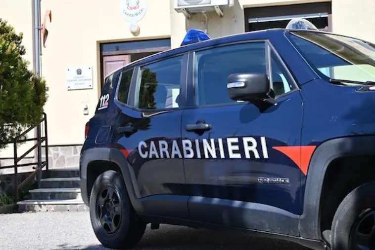 images Sersale, arrestato un uomo per violenze in famiglia 