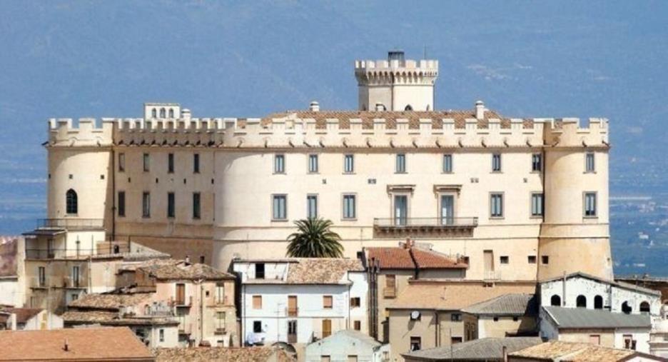 Corigliano-Rossano, stanziati oltre 14 mila euro per la ristrutturazione del castello e per la V edizione del Premio "Aroldo Tieri"