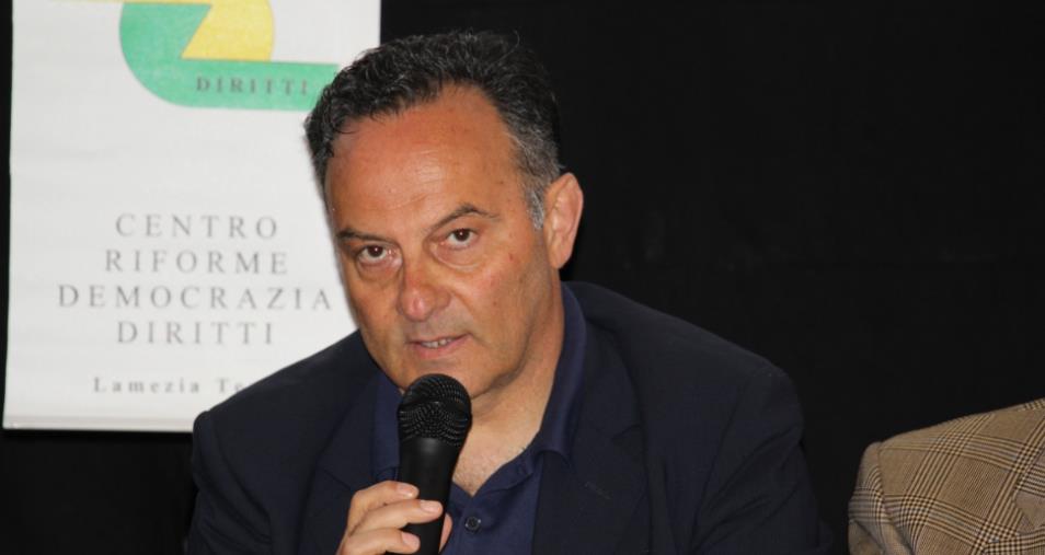images Ad Antonio Cannone il premio speciale miglior romanzo “Autori di Calabria” con “Viaggio tra i destini paralleli della mia terra”


