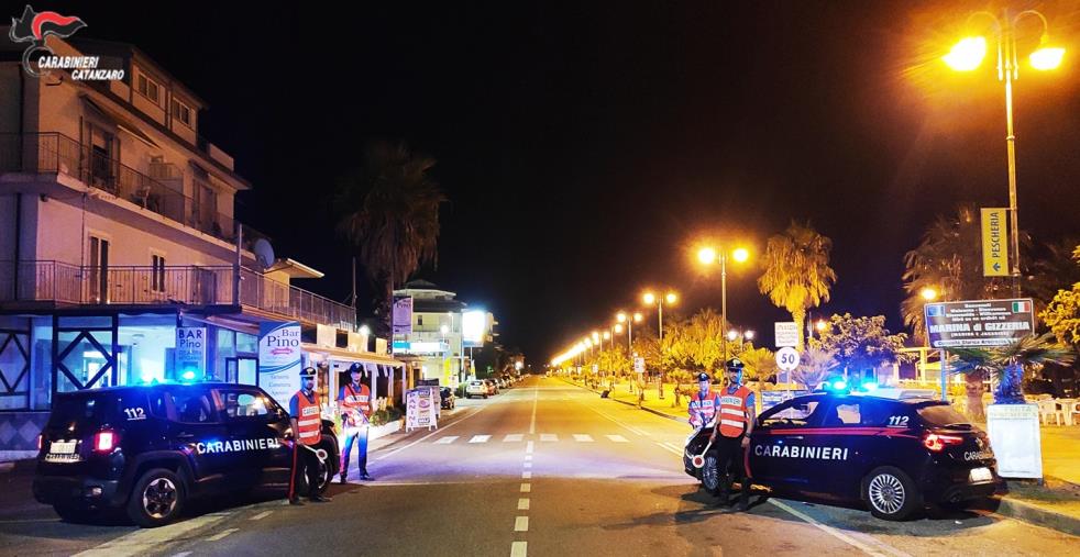 images Covid. Controlli dei carabinieri sul litorale lametino: chiuso un locale in località “Pesci e Anguille” di Gizzeria