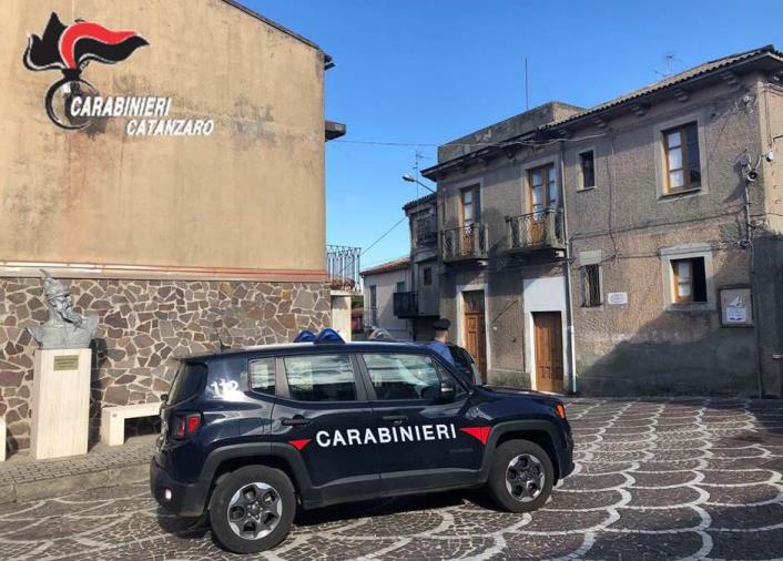 Controlli antidroga a Girifalco e Caraffa: una ragazza in manette e un'altra denunciata  