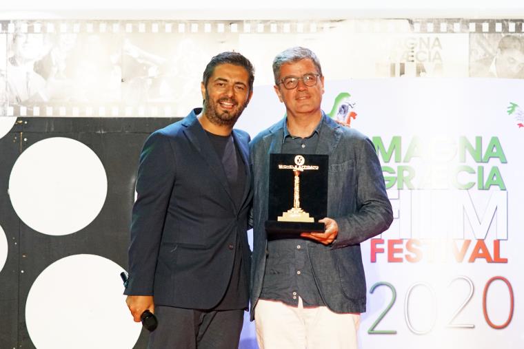 images MGFF 2020. Doppia proiezione con 'Brave ragazze' e 'Abbi Fede'. Premiato il presidente di RaiCinema Nicola Claudio