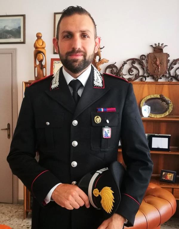 Il tenente Roberto Castagna si insedia al comando dei Carabinieri di Cassano Ionio e fa visita al Comune