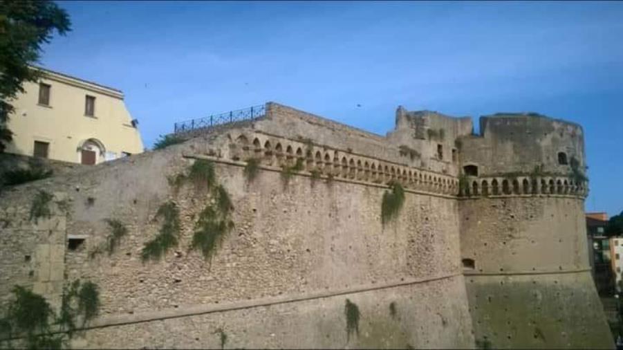 images Crotone valorizza il suo patrimonio culturale: il progetto di bonifica del Castello Carlo V avrà la priorità assoluta