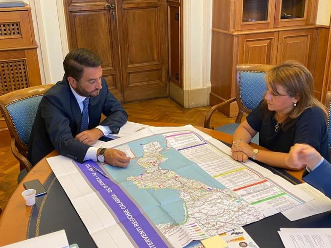 images L'assessore Catalfamo incontra il viceministro Cancelleri: ecco i 6 'grandi interventi' sulle infrastrutture