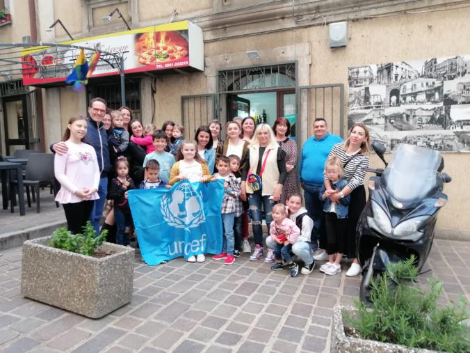 images Momento di convivialità per 35 profughi ucraini offerto da un ristoratore catanzarese, Raiola (Unicef): "Speriamo possano riabbracciare presto i propri cari"