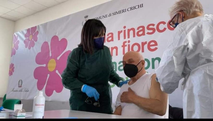 images Gli operatori sanitari dei centri vaccinali Covid scrivono ad Occhiuto: "Ingiusto essere mandati a casa"