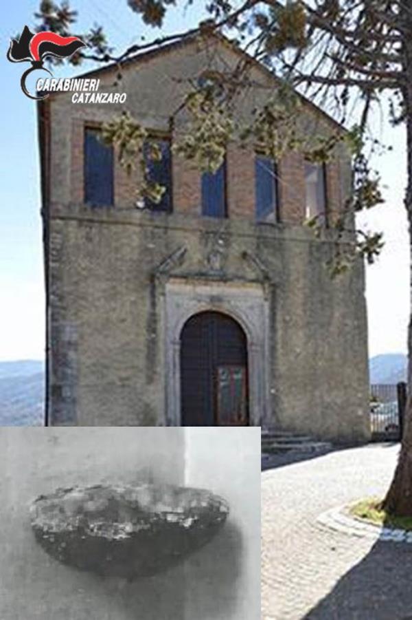 images Rubate due acquasantiere “a muro” dalla chiesa di San Francesco d’Assisi  a Martirano. Indagano i carabinieri