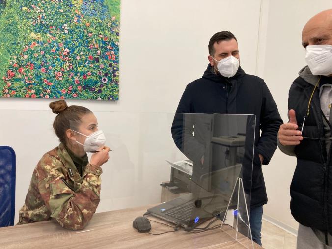 images Ottenuto l'intervento dell'Esercito per la vaccinazione ad Arghillà, la soddisfazione del consigliere regionale Cirillo